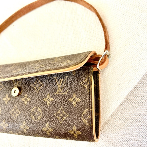 Authentic Louis Vuitton, envelope style 10”x4-1/2“ bag. - Picture 4 of 12